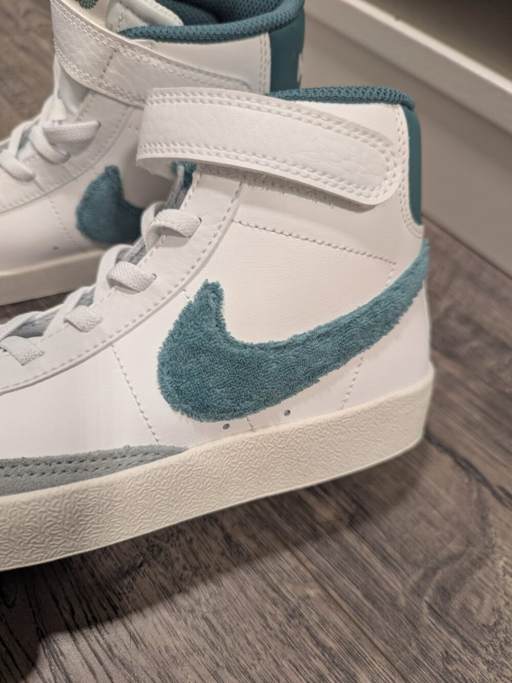 Nike Blazer Mid '77 Sneakers, Kids 1Y - Picture 4 of 7